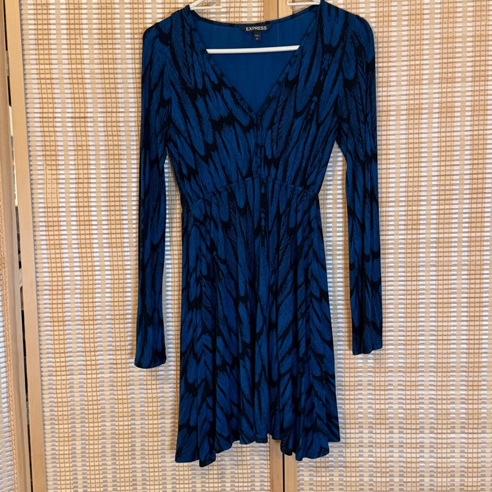 Express Womens Teal Blue Black Feather‎ Print V-Neck Fit Flare Dress Small Artsy
